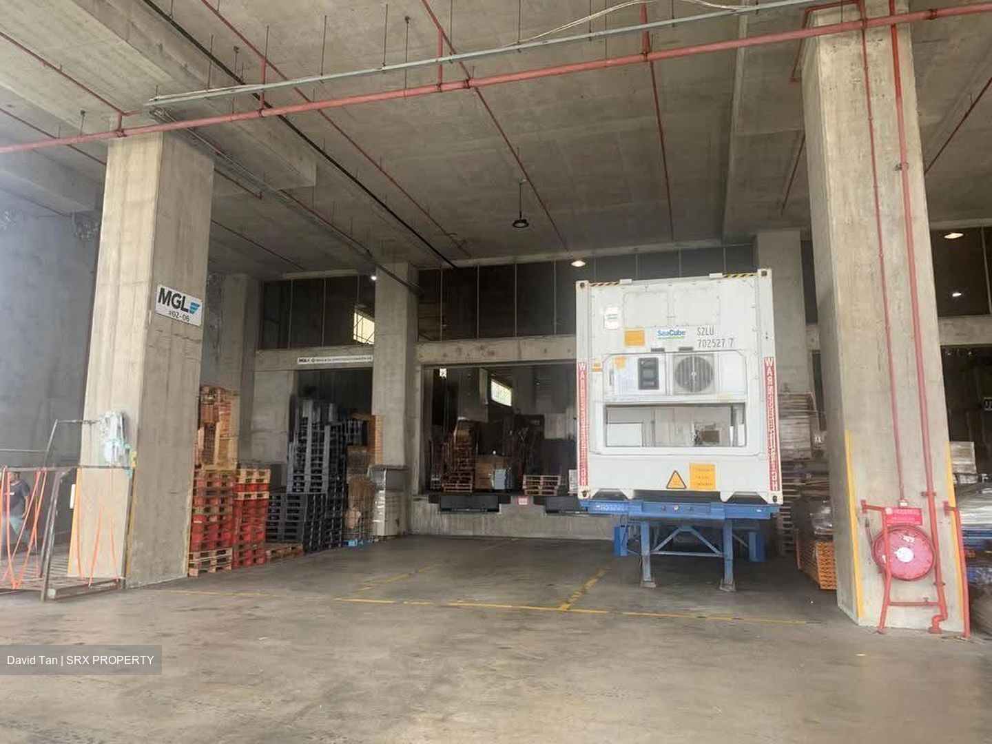 Gul Way (D22), Warehouse #626860171